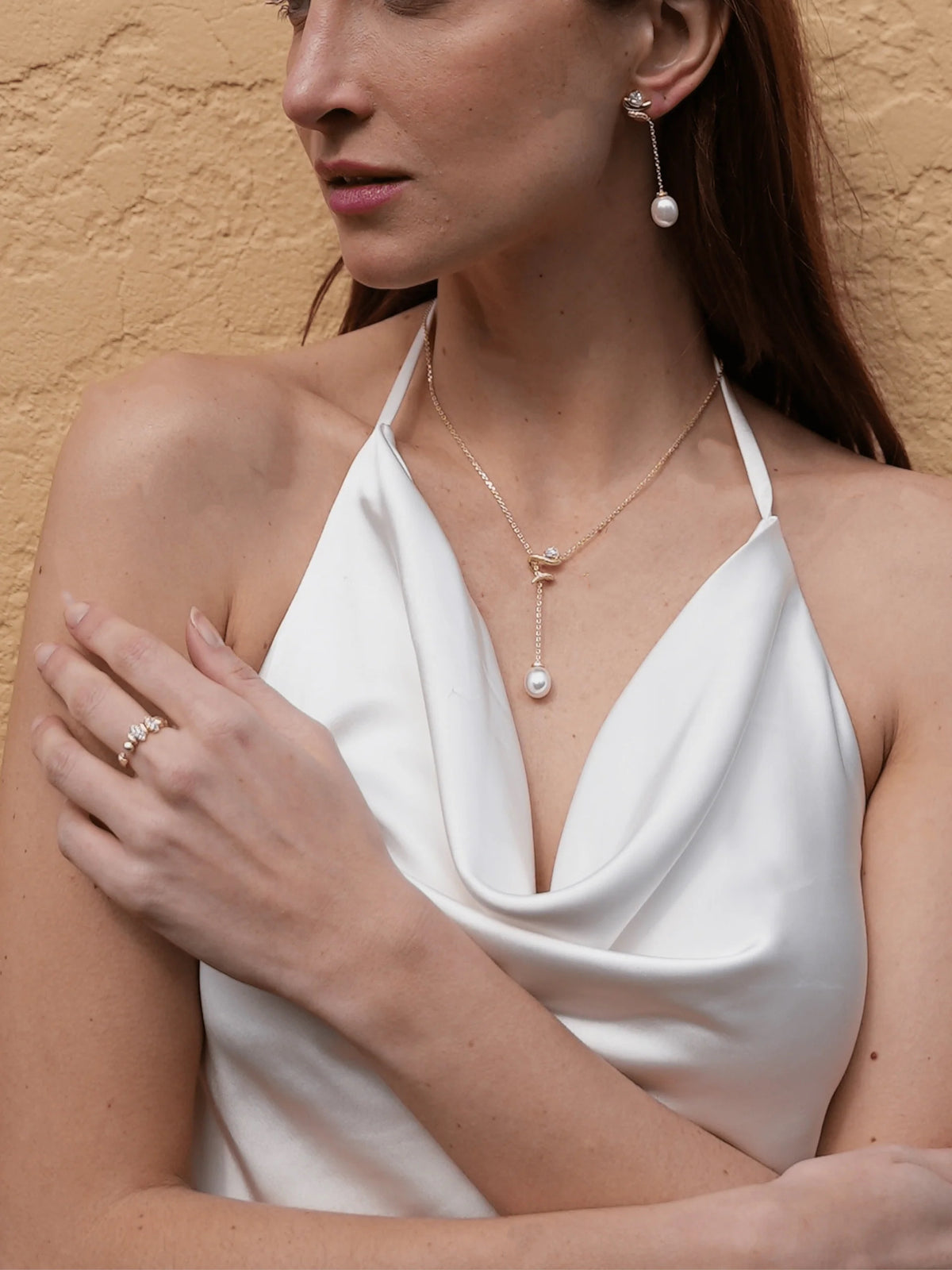 The Tidal Light Necklace: Elegance Inspired by the Ocean