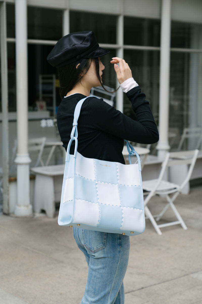 Square Stitch Tote Bag (Large) - White/Light Blue