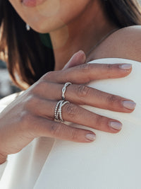 Intertwined Ring (White)